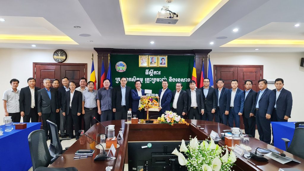 Tổng Giám đốc VRG Lê Thanh Hưng thăm và làm việc tại Campuchia
